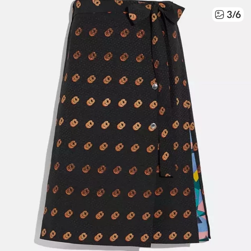 Coach pop contrast wrap skirt, silk jacquard material w retro inspired motif